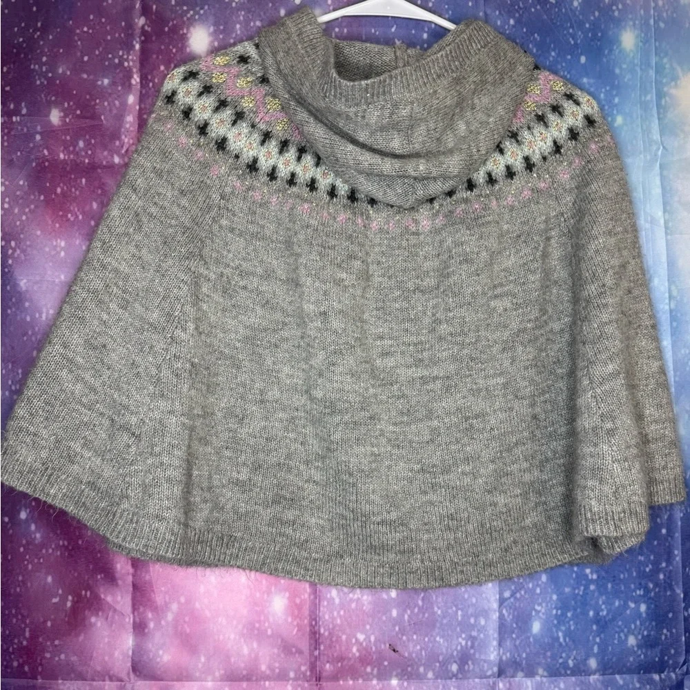 Osh kosh sweater poncho 🛍